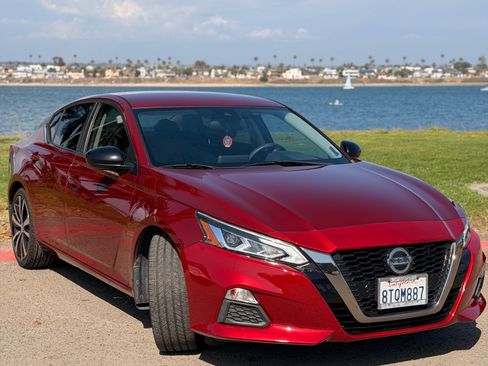 Used 2020 Nissan Altima 2.5 SR FWD image 1
