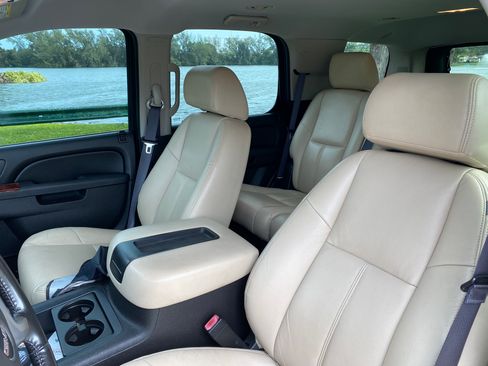 Used 2014 GMC Yukon SLE image 11