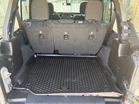 Used 2019 Jeep Wrangler Unlimited Sport S image 6