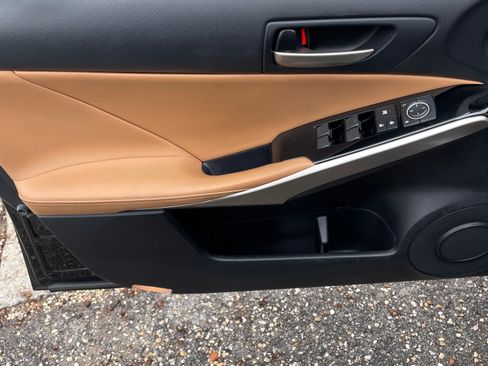 Used 2017 Lexus IS 300 AWD image 14