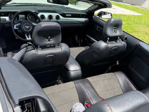 Used 2017 Ford Mustang GT Premium RWD image 8