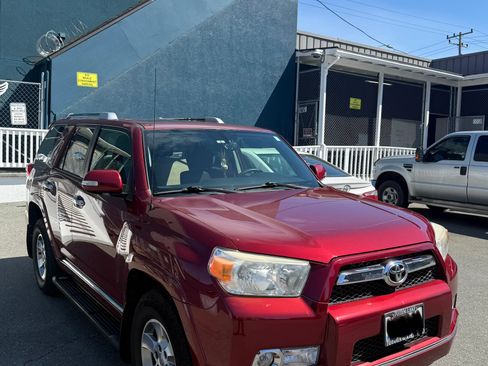 Used 2012 Toyota 4Runner SR5 w/ Convenience Pkg AWD/4WD image 4