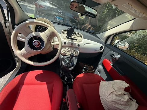 Used 2015 FIAT 500 Pop FWD image 4