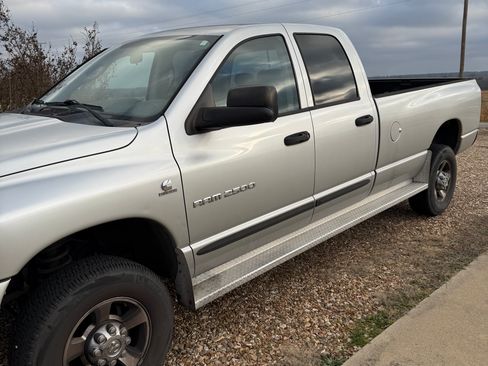 Used 2006 Dodge Ram 2500 Truck SLT image 4
