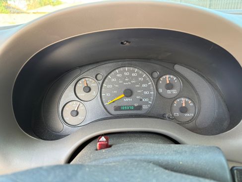 Used 1998 Isuzu Hombre S image 10