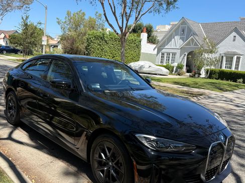 Used 2023 BMW i4 eDrive35 w/ Premium Package RWD image 2