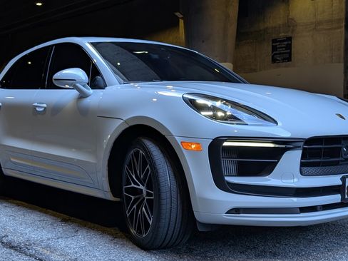 Used 2023 Porsche Macan S image 2