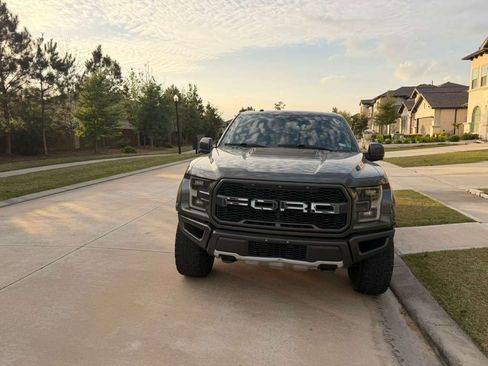 Used 2018 Ford F150 Raptor w/ Equipment Group 802A Luxury image 6