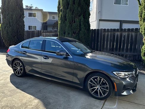 Used 2019 BMW 330i Sedan w/ Driving Assistance Package RWD image 4