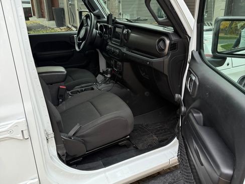 Used 2021 Jeep Wrangler Unlimited Sport image 9