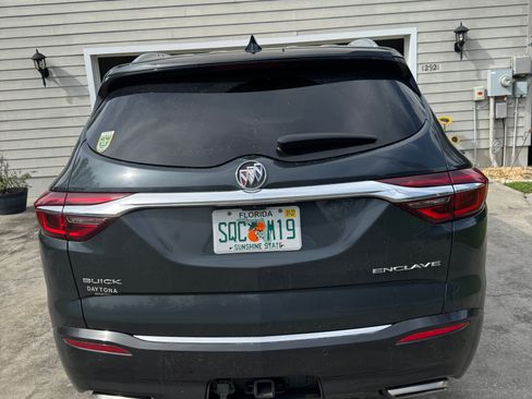 Used 2018 Buick Enclave Avenir w/ Trailering Package FWD image 2
