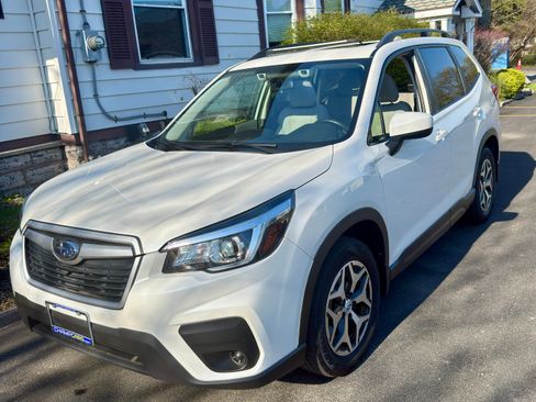 Used 2019 Subaru Forester Premium w/ All-Weather Package AWD/4WD image 1