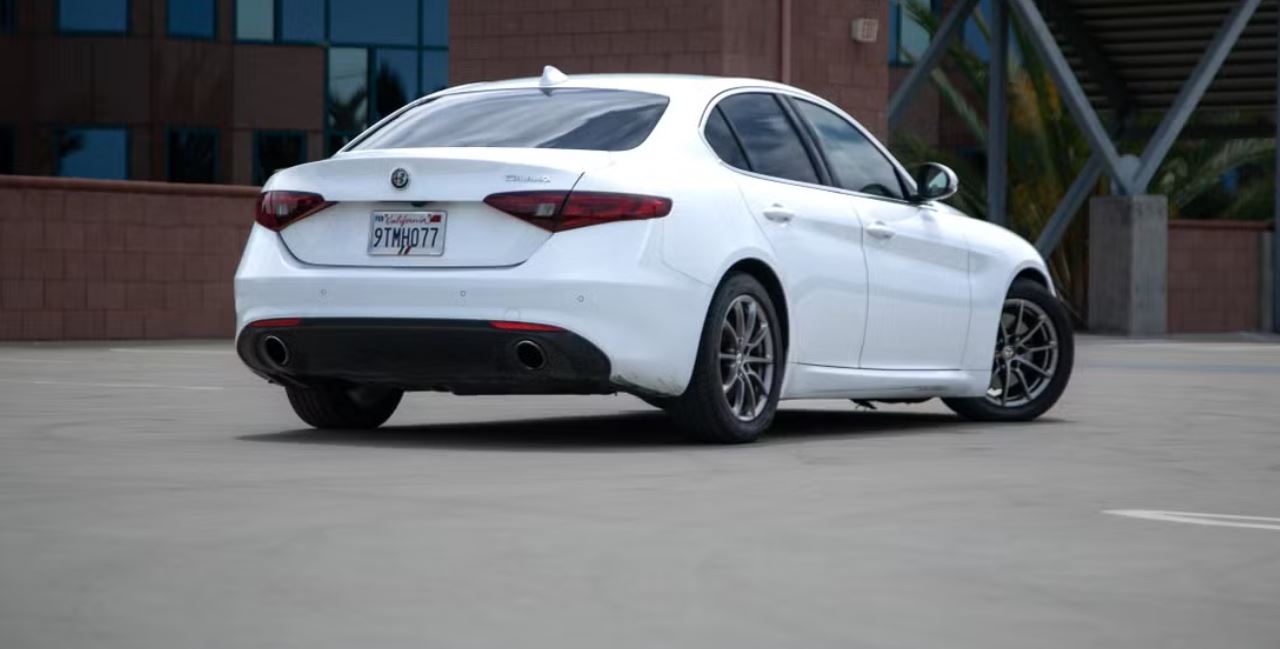 Used 2020 Alfa Romeo Giulia RWD image 10