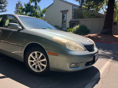 Used 2003 Lexus ES 330 w/ Premium Pkg FWD image 12