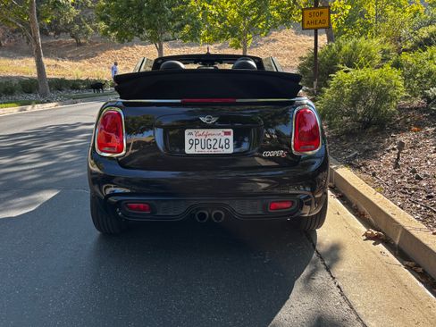 Used 2017 MINI Cooper S w/ Premium Package FWD image 10