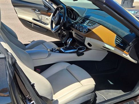 Used 2015 BMW Z4 sDrive28i RWD image 11