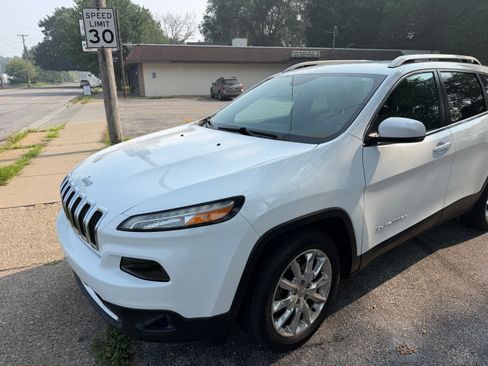 Used 2016 Jeep Cherokee Limited FWD image 1