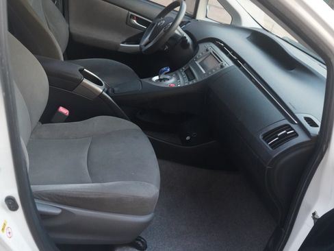 Used 2013 Toyota Prius Three image 10