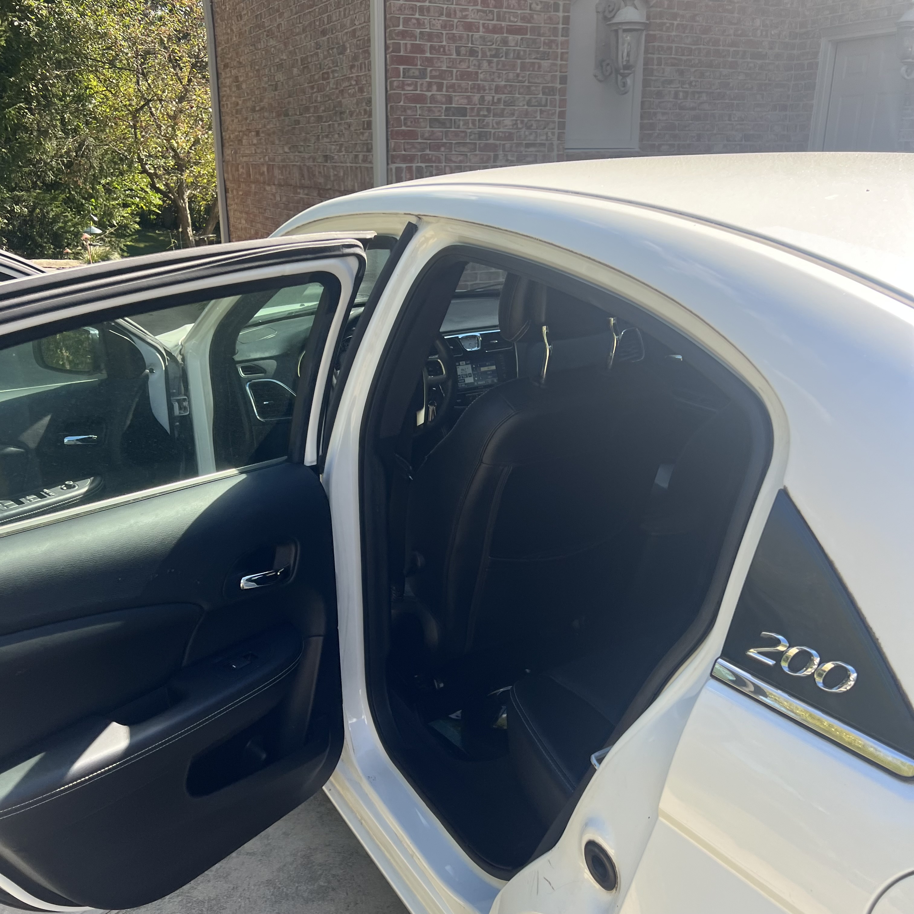 Used 2012 Chrysler 200 Limited FWD image 6