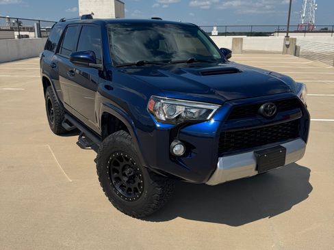 Used 2018 Toyota 4Runner TRD Off-Road AWD/4WD image 1