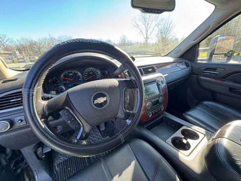 Used 2010 Chevrolet Silverado 2500 LTZ w/ Convenience Package image 10