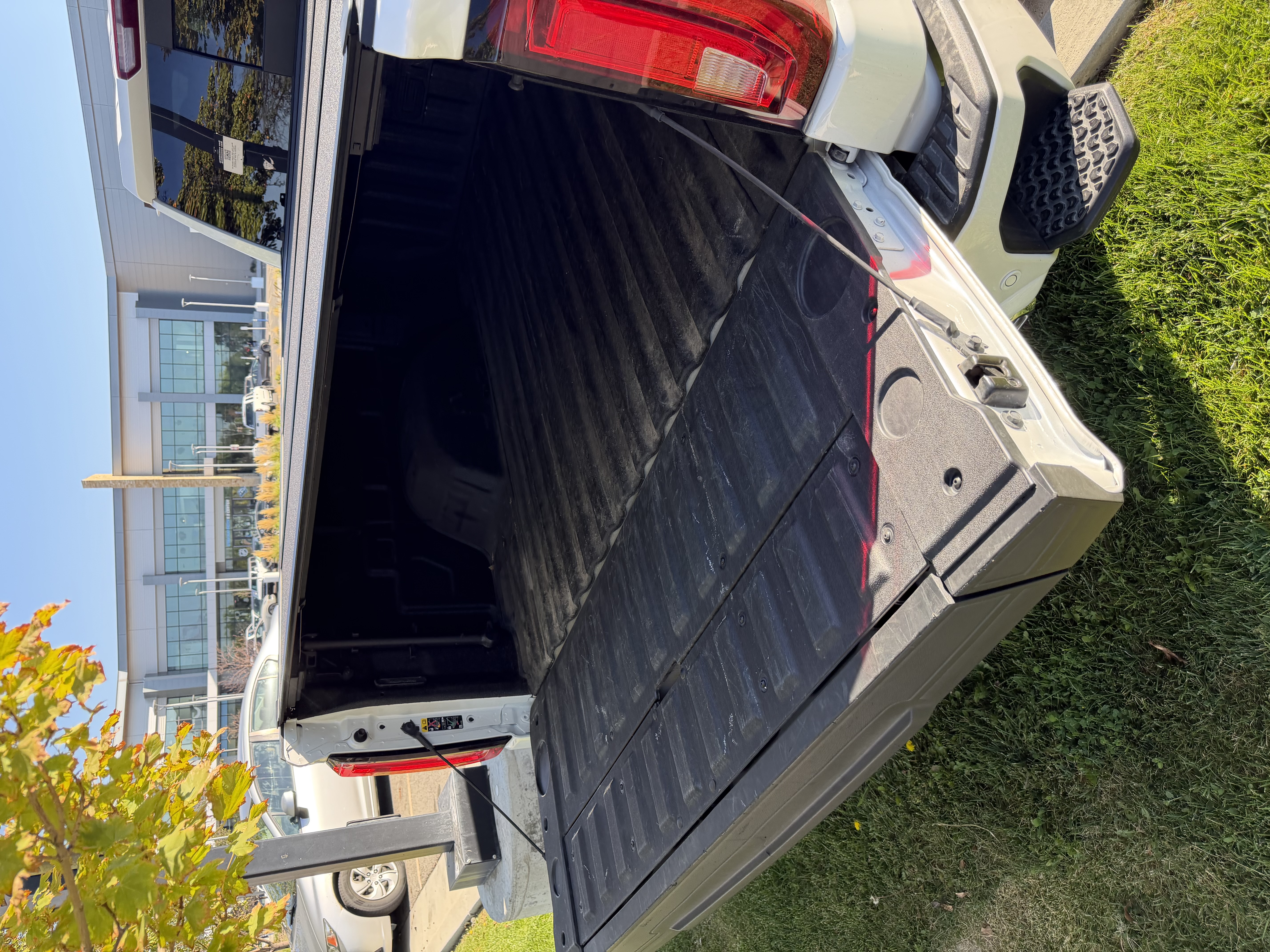 Used 2025 GMC Sierra 1500 Denali AWD/4WD image 13
