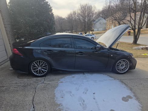 Used 2017 Lexus IS 300 F Sport w/ F Sport Package image 11