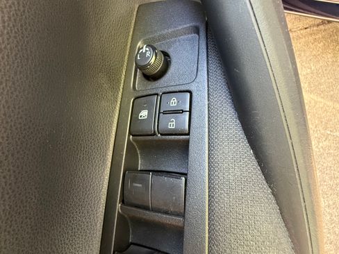 Used 2022 Toyota Corolla LE FWD image 25