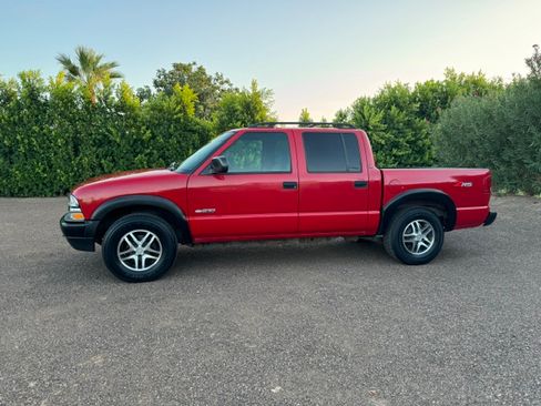 Used 2004 Chevrolet S10 Pickup LS w/ Appearance Package AWD/4WD image 19