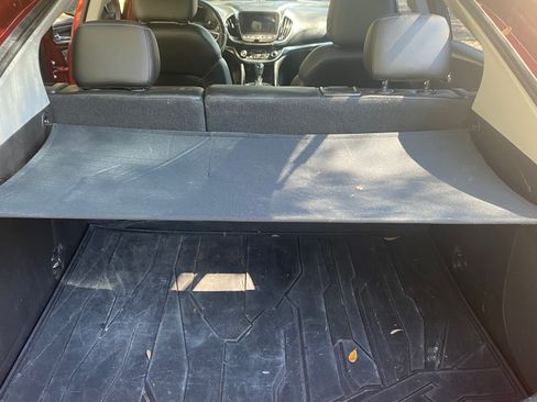 Used 2018 Chevrolet Volt Premier w/ Driver Confidence Package image 12