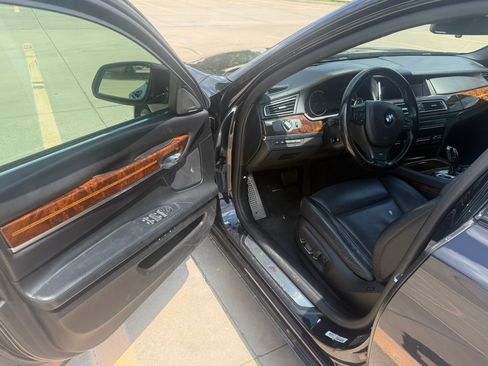 Used 2015 BMW 750Li xDrive AWD/4WD image 10