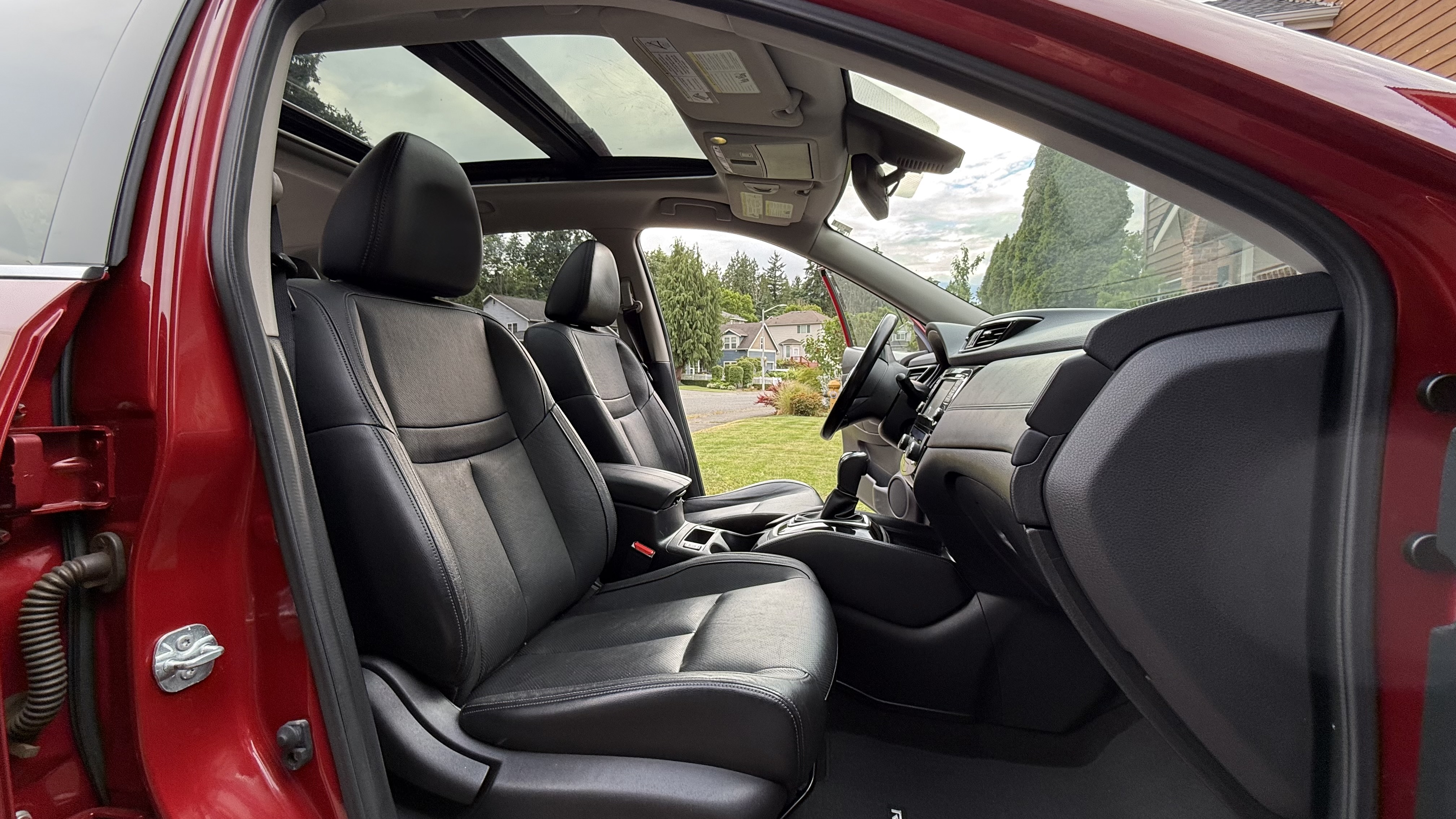 Used 2017 Nissan Rogue SL w/ SL Premium Package AWD/4WD image 10