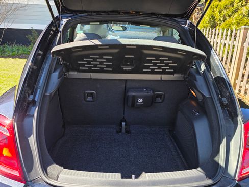 Used 2013 Volkswagen Beetle 2.5 Fender image 9