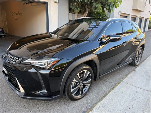 Used 2020 Lexus UX 250h w/ Premium Package AWD/4WD image 5