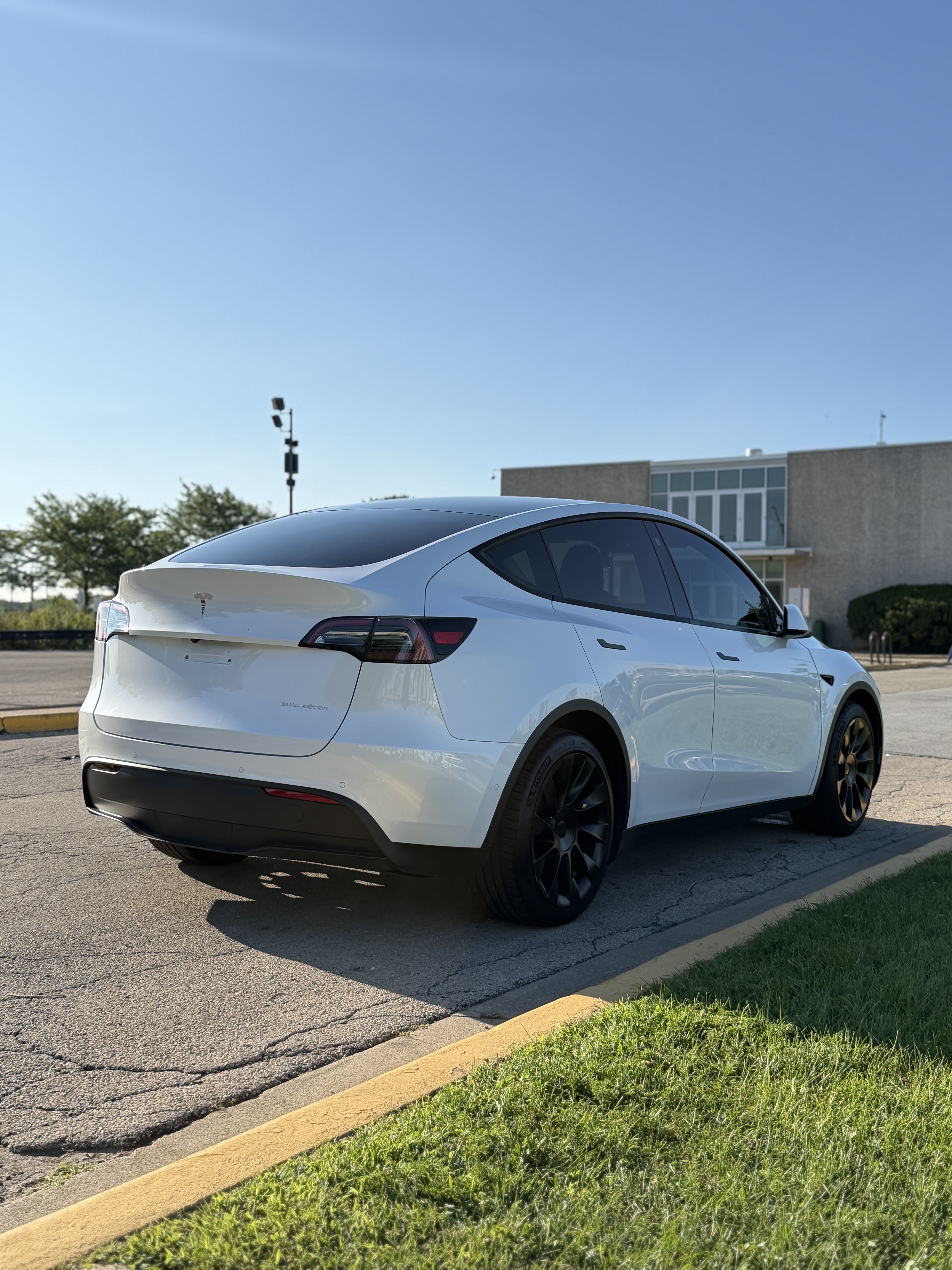 Used 2021 Tesla Model Y Long Range AWD/4WD image 6