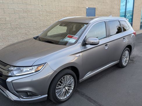 Used 2022 Mitsubishi Outlander GT image 1