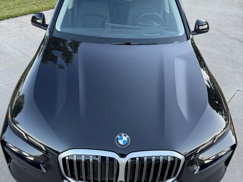 Used 2025 BMW X7 xDrive40i w/ Premium Package image 11