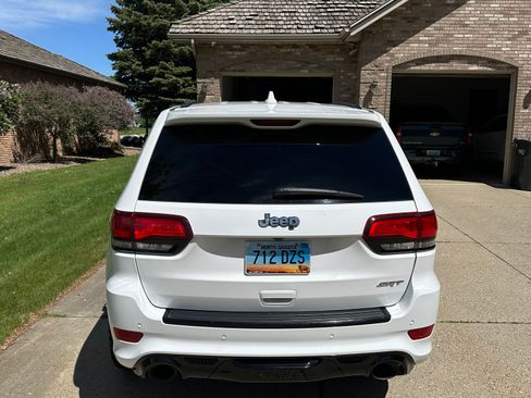 Used 2015 Jeep Grand Cherokee SRT w/ Trailer Tow Group IV AWD/4WD image 5