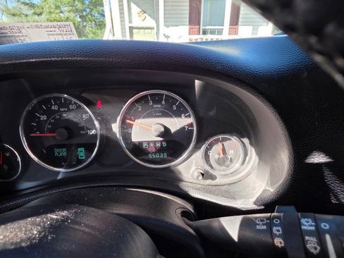 Used 2013 Jeep Wrangler Unlimited Sahara w/ Dual Top Group image 4