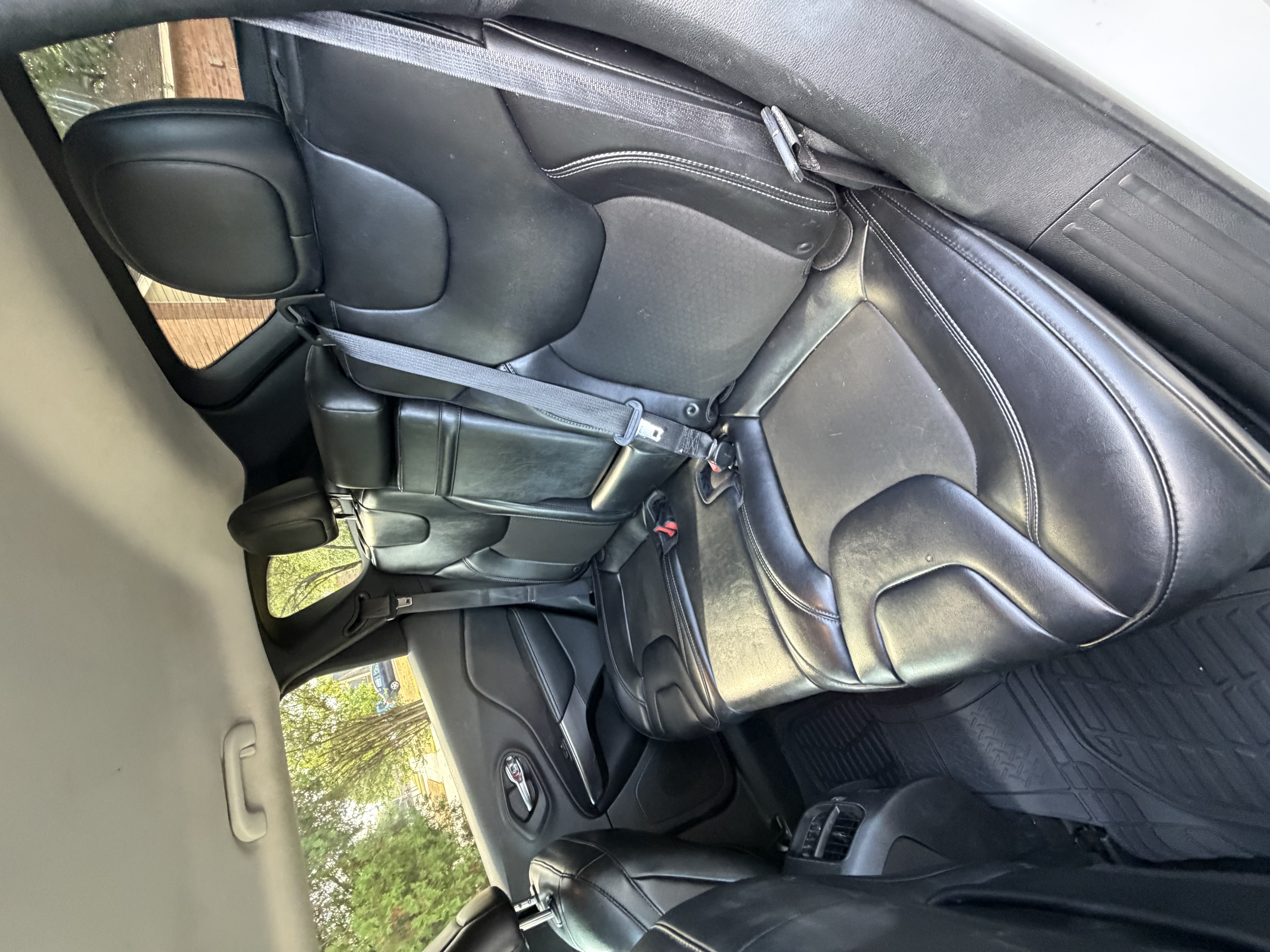 Used 2019 Jeep Cherokee Latitude Plus FWD image 19