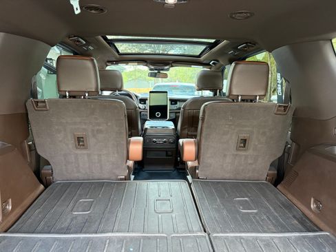 Used 2024 Ford Expedition King Ranch image 12