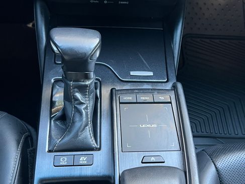 Used 2020 Lexus ES 300h w/ Accessory Package 2 image 28