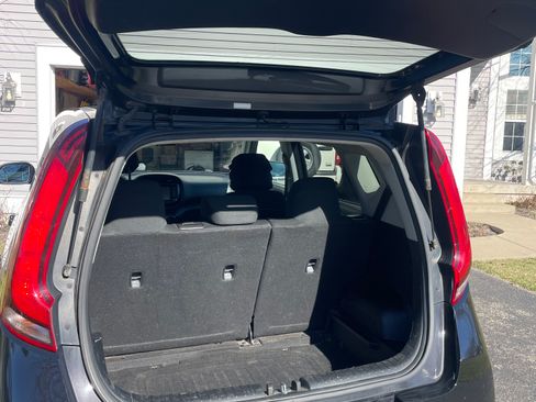 Used 2020 Kia Soul LX image 8