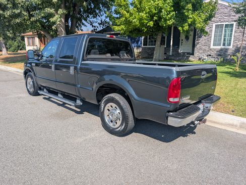 Used 2005 Ford F250 XLT image 9