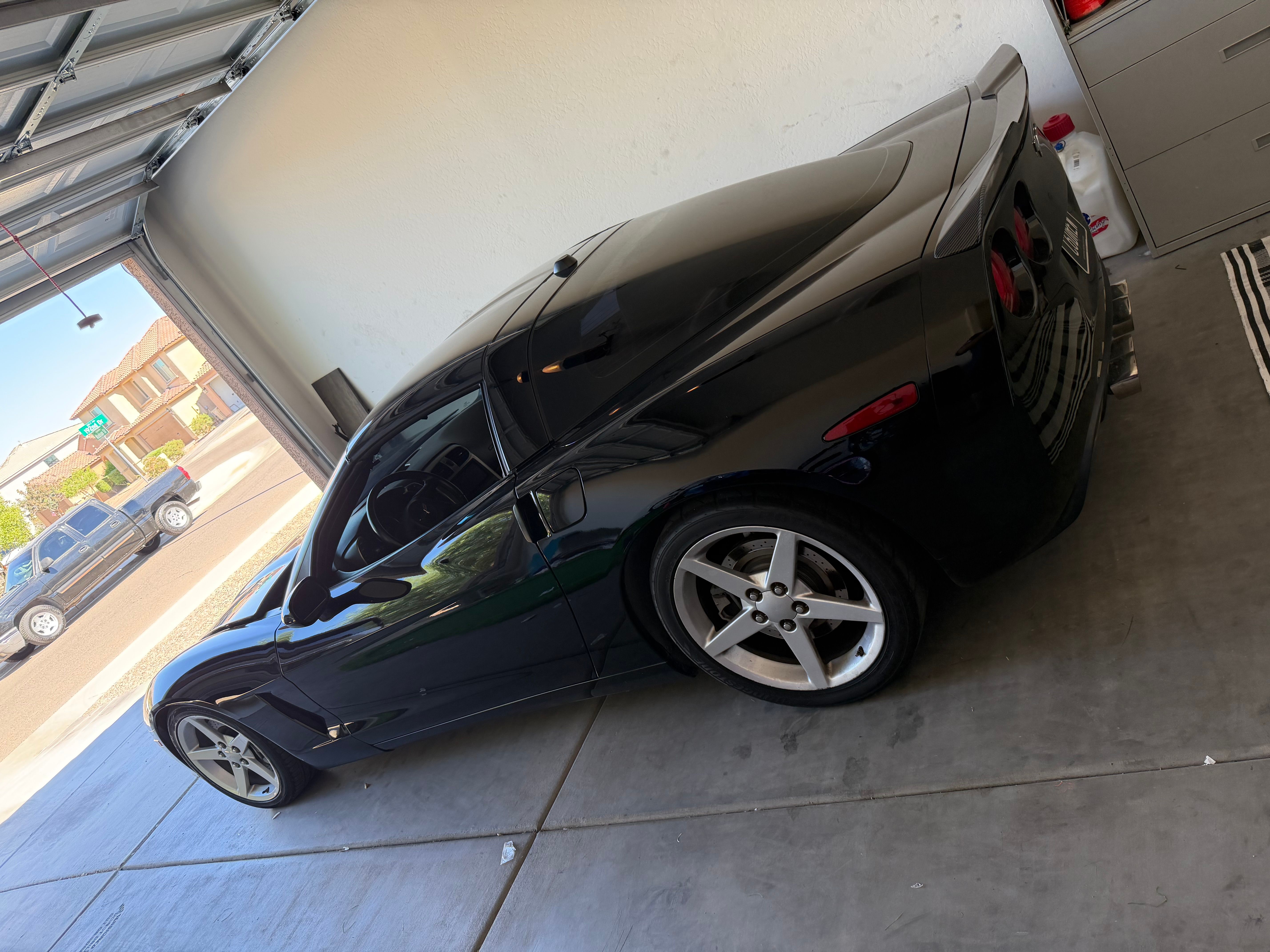 Used 2005 Chevrolet Corvette Coupe w/ Preferred Equipment Group RWD image 6