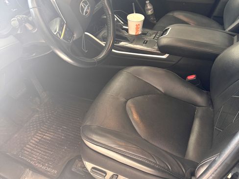 Used 2020 Toyota Highlander Platinum image 11