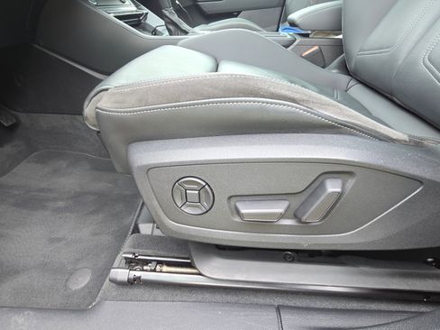 Used 2020 Audi Q3 2.0T Prestige w/ Prestige Package image 11