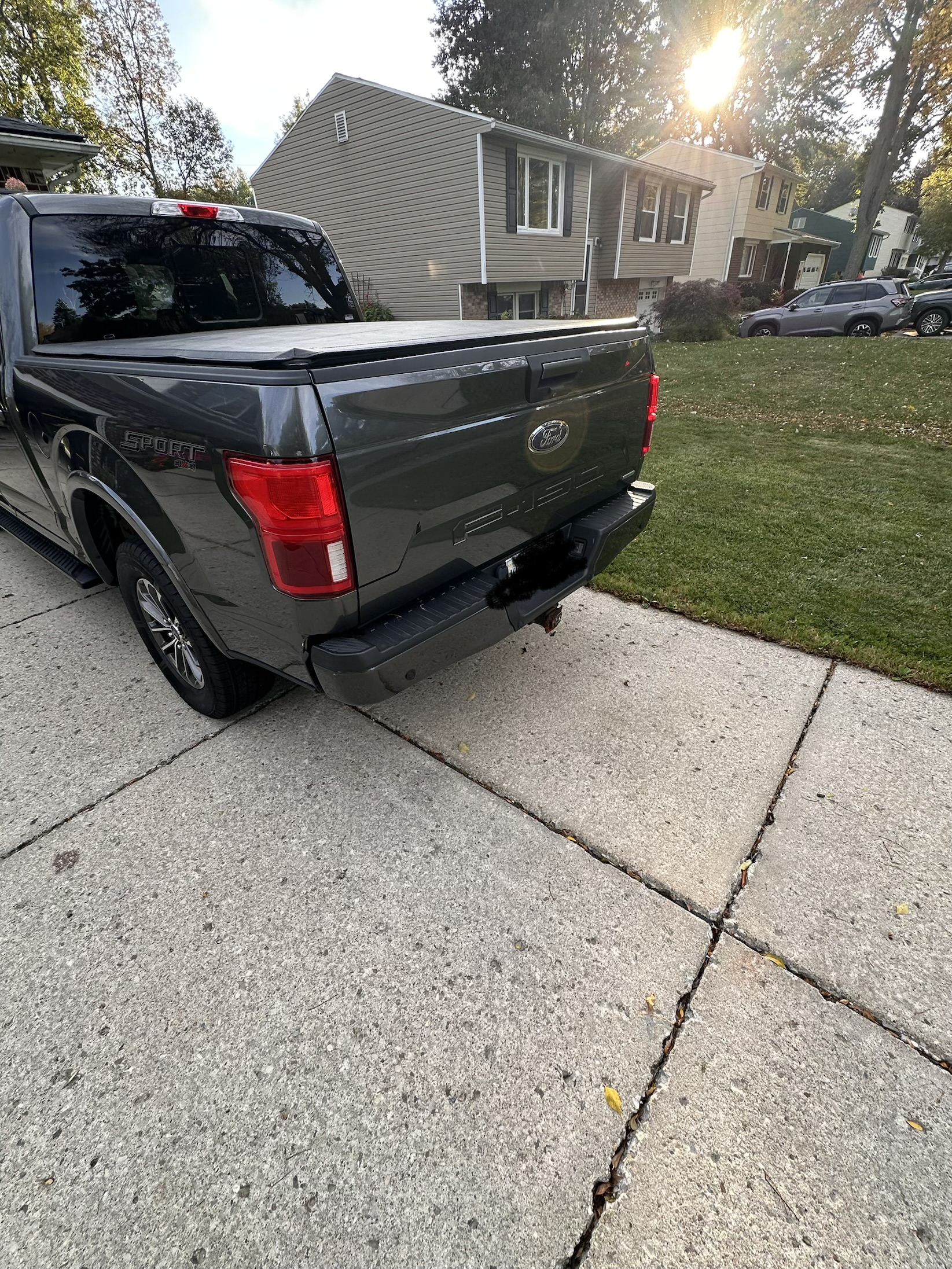 Used 2018 Ford F150 XLT w/ Equipment Group 302A Luxury AWD/4WD image 4