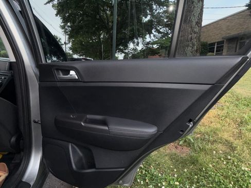 Used 2020 Kia Sportage LX w/ LX Popular Package AWD/4WD image 12