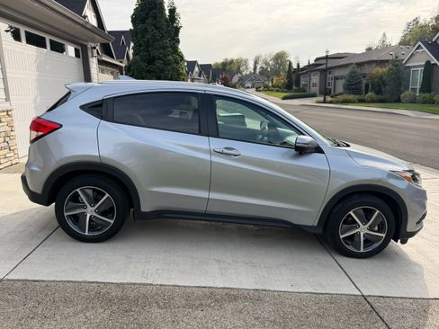 Used 2022 Honda HR-V EX image 8
